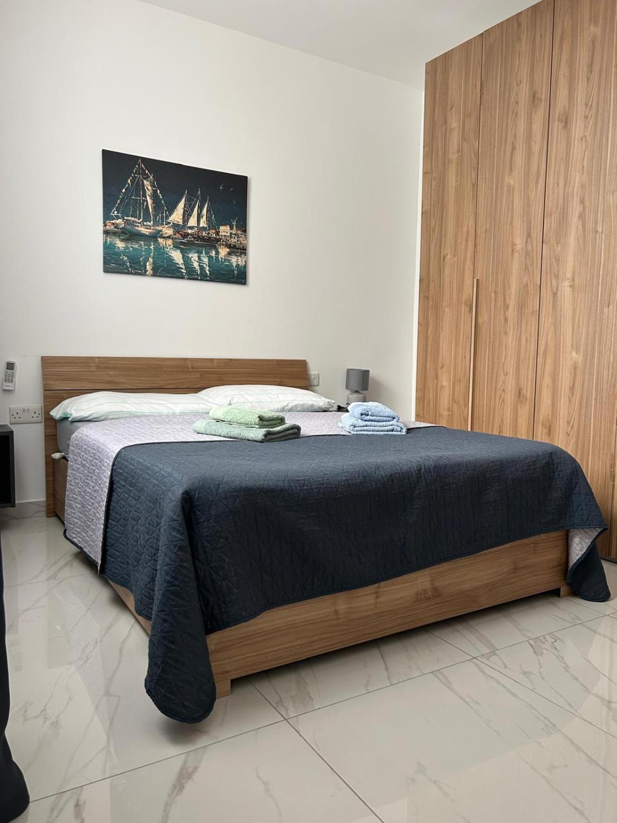 Exceptional 3-Bedroom Apartment, Sliema - Tigne Point! Екстериор снимка