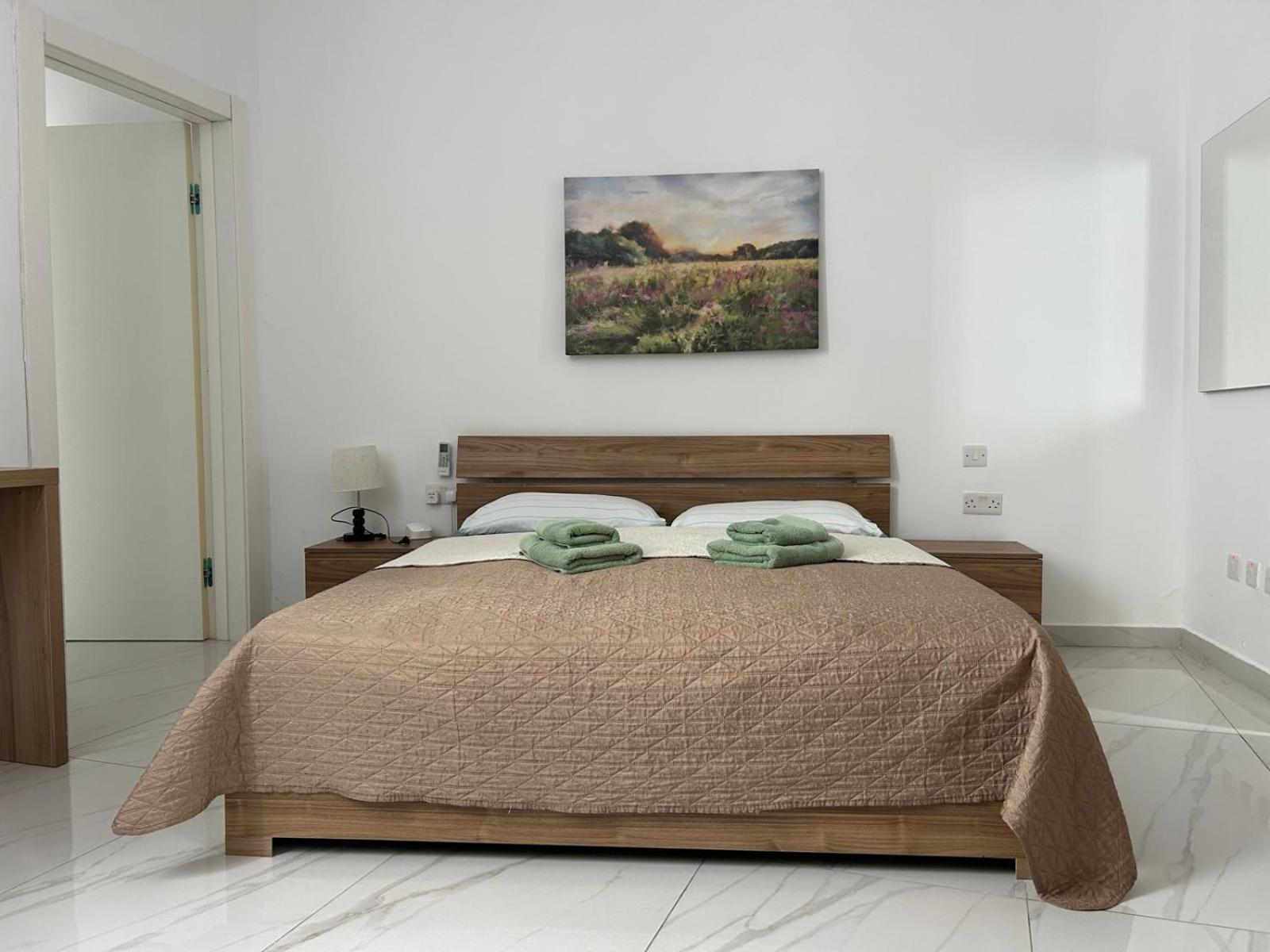 Exceptional 3-Bedroom Apartment, Sliema - Tigne Point! Екстериор снимка