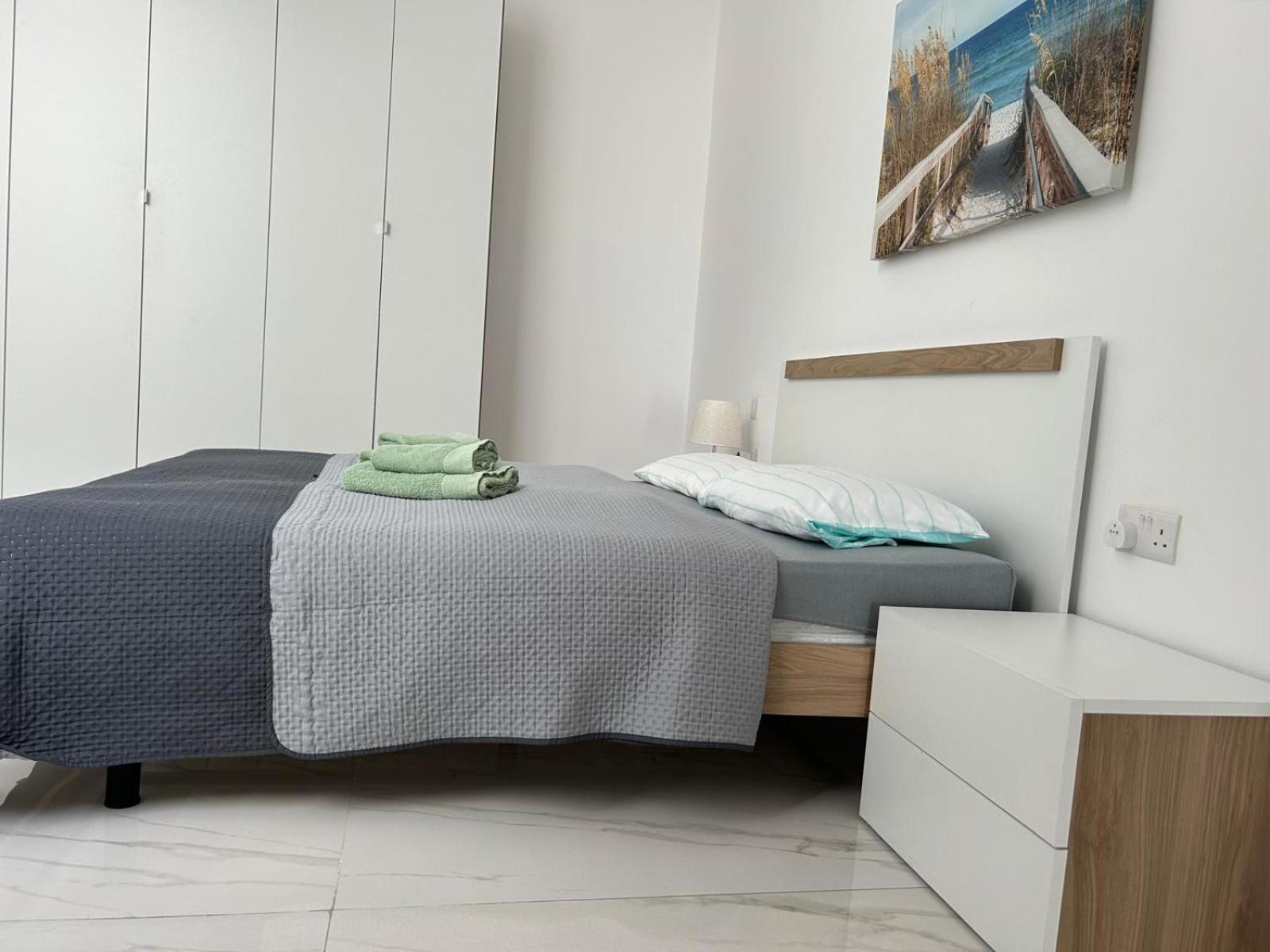 Exceptional 3-Bedroom Apartment, Sliema - Tigne Point! Екстериор снимка